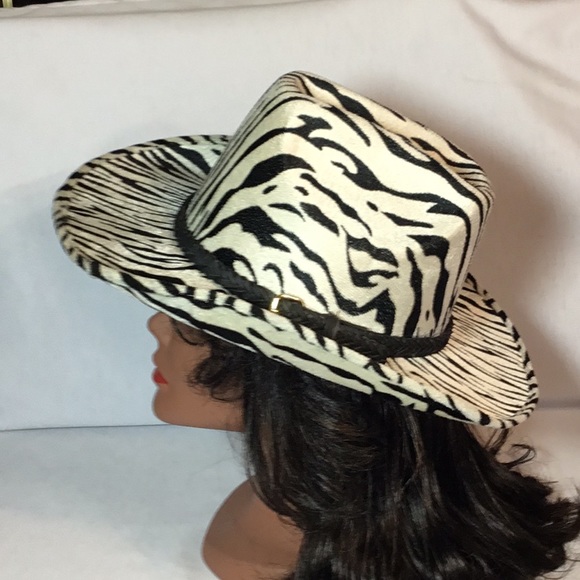 Lovely’s Collection - Picture 2 of 5